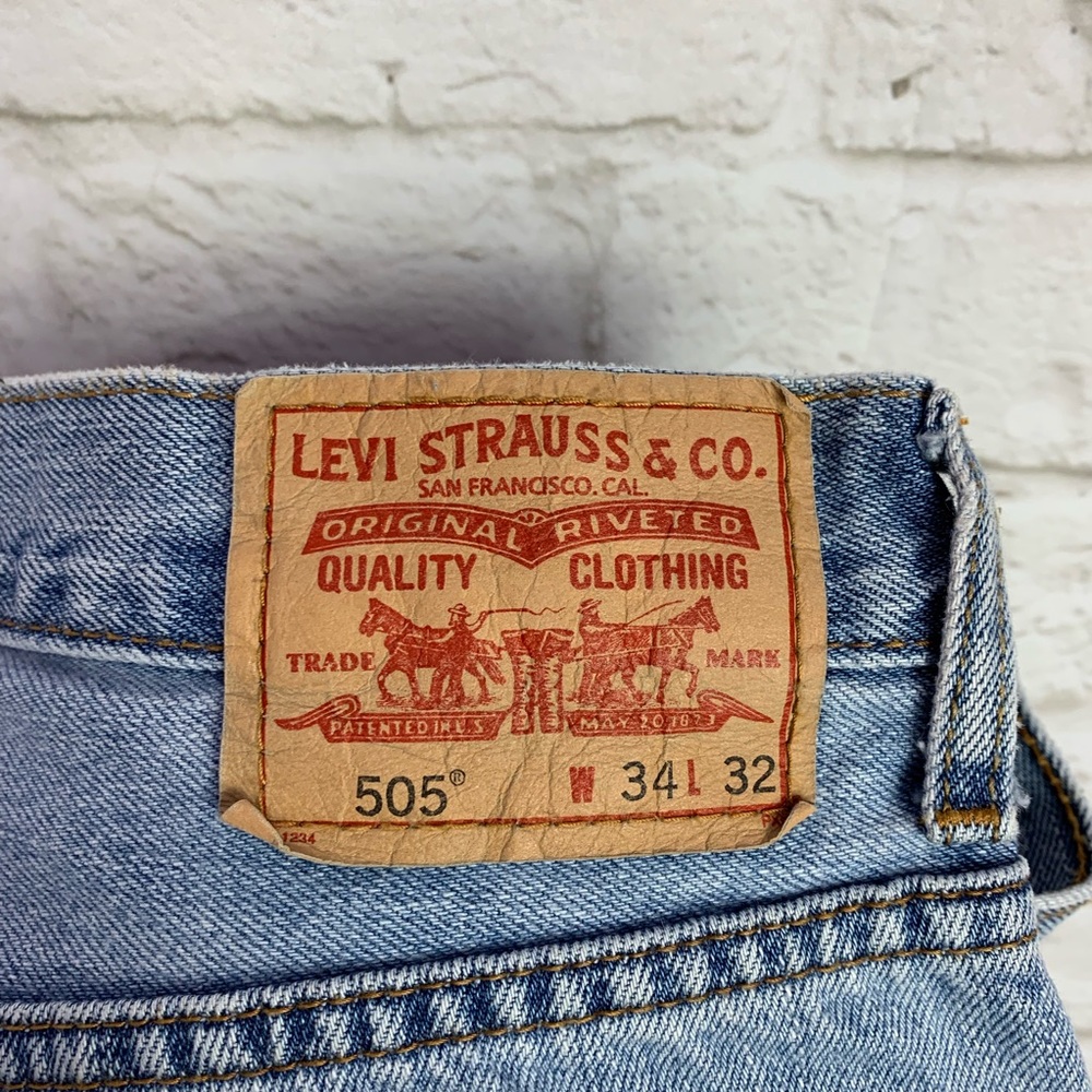Levi’s 505 Regular Fit Light Wash Straight Jeans - Picture 6 of 7